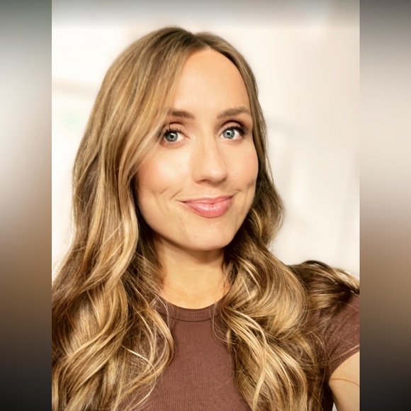 Meet your Posher, Ali - Picture 1 of 1